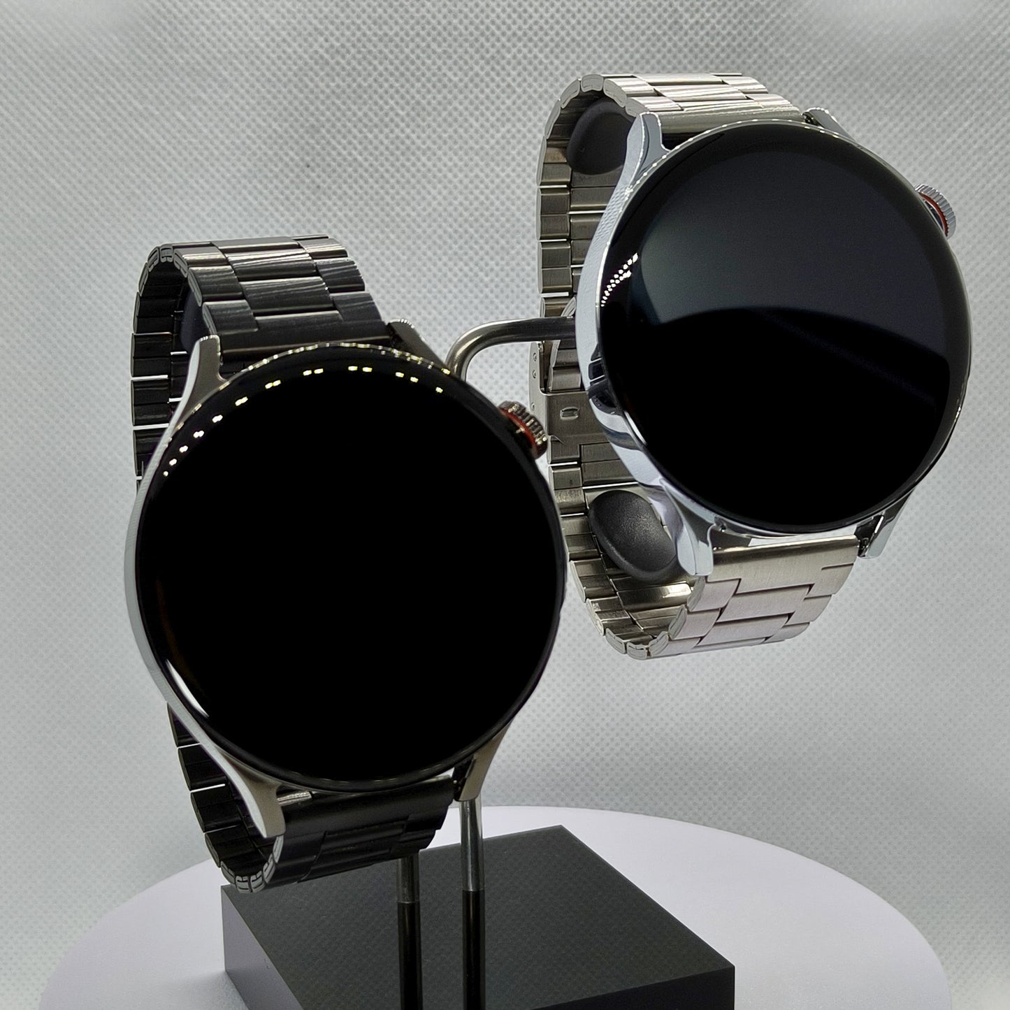 V13PRO Smartwatch LuxoraWatch β 2.0" HD Screen, NFC, Advanced Health Monitoring, 3 Straps (Leather, Steel, Silicone), IP67